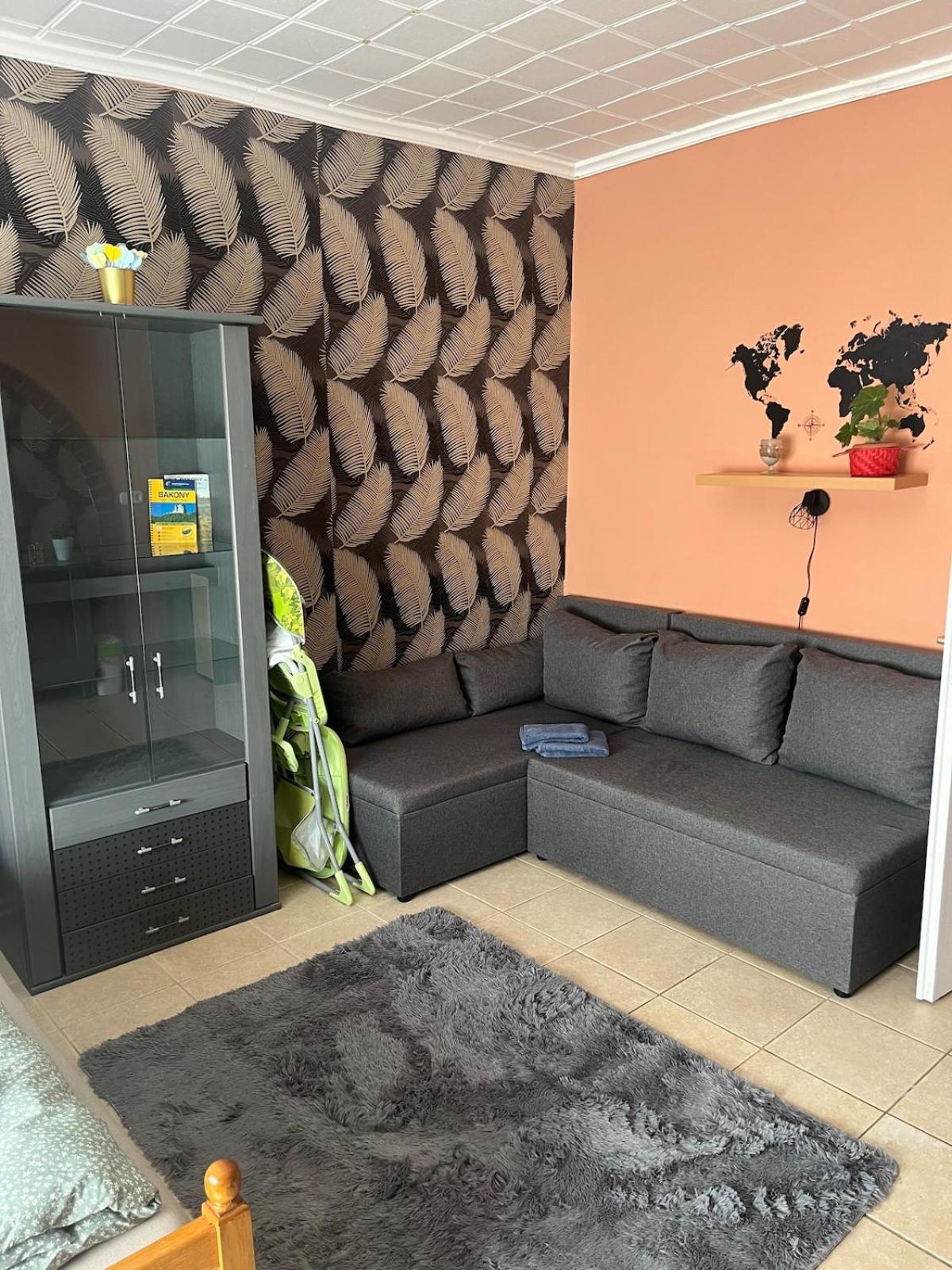 Tejfeles Vendeghaz Apartamento Porva