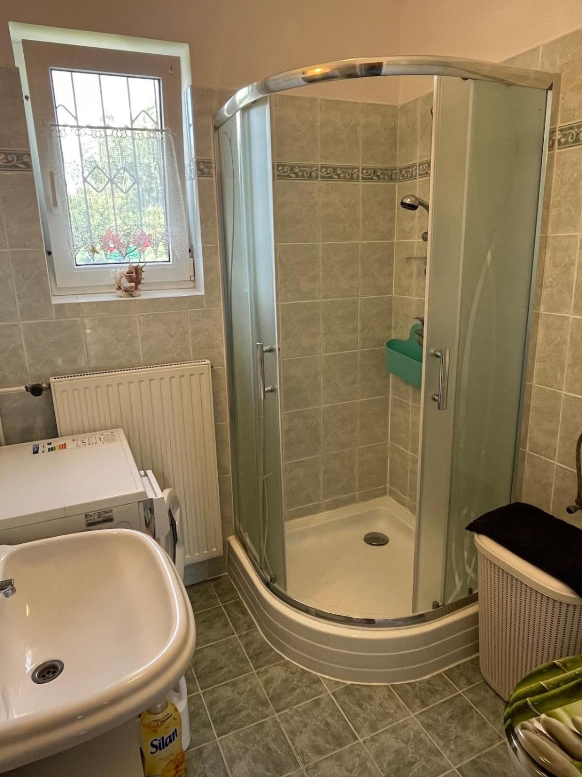 Tejfeles Vendeghaz Apartamento Porva